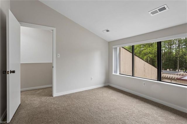104 Harrops Gln, Williamsburg, VA 23185