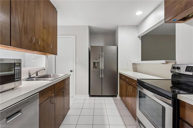 104 Harrops Gln, Williamsburg, VA 23185