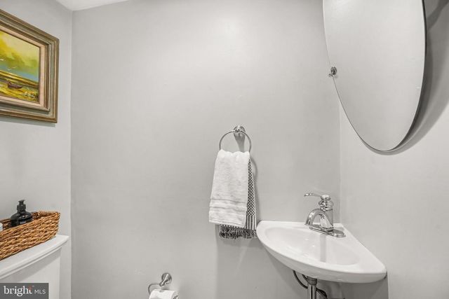 235 HOPKINS RD, Haddonfield, NJ 08033