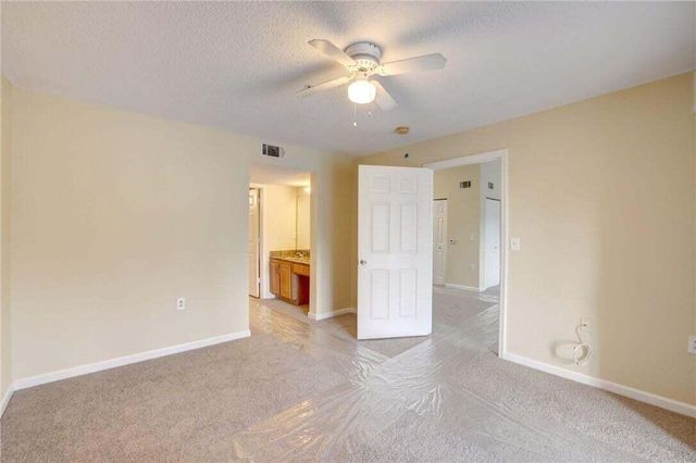 231 SW Palm Dr Apt 207, Port St Lucie, FL 34986