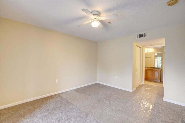 231 SW Palm Dr Apt 207, Port St Lucie, FL 34986