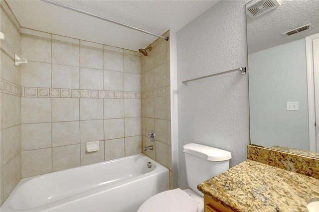 231 SW Palm Dr Apt 207, Port St Lucie, FL 34986