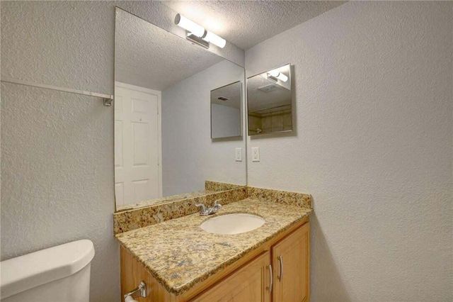 231 SW Palm Dr Apt 207, Port St Lucie, FL 34986