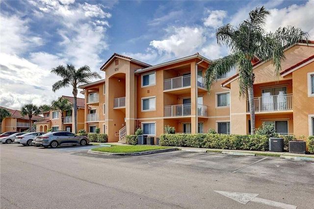 231 SW Palm Dr Apt 207, Port St Lucie, FL 34986