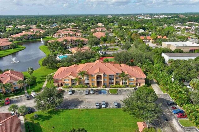 231 SW Palm Dr Apt 207, Port St Lucie, FL 34986
