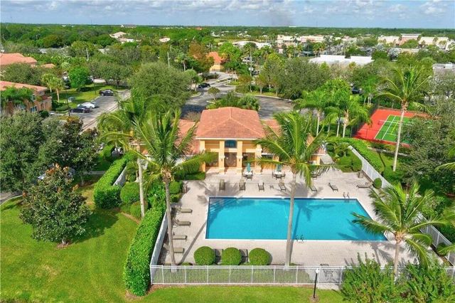 231 SW Palm Dr Apt 207, Port St Lucie, FL 34986