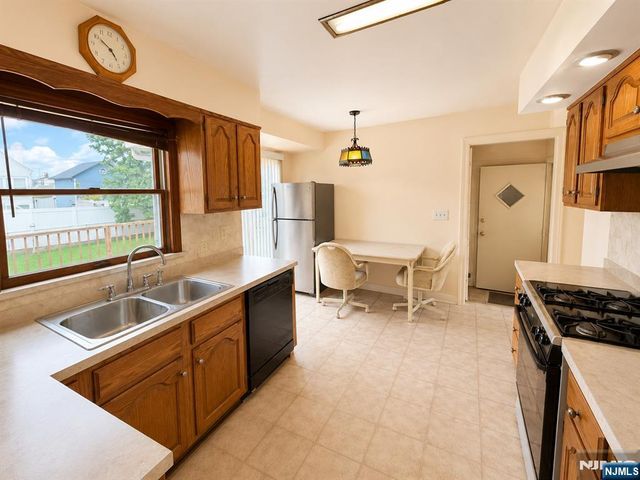 224 Sherwood Avenue, Paterson, NJ 07502