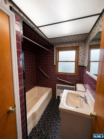 224 Sherwood Avenue, Paterson, NJ 07502