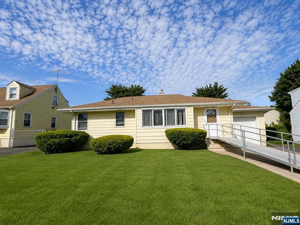 224 Sherwood Avenue, Paterson, NJ 07502
