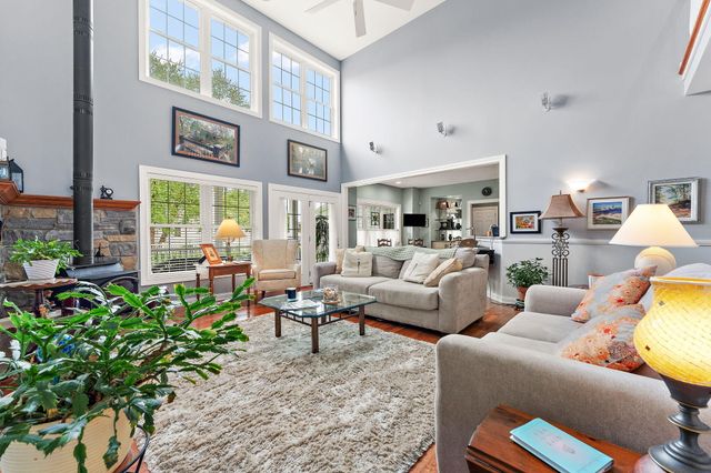 2405 Dickinson Road, Chesterton, IN 46304