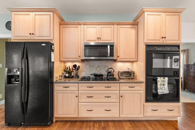 2405 Dickinson Road, Chesterton, IN 46304