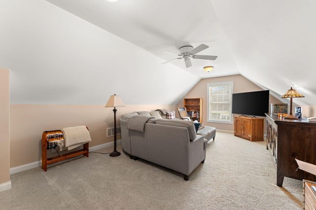 2405 Dickinson Road, Chesterton, IN 46304