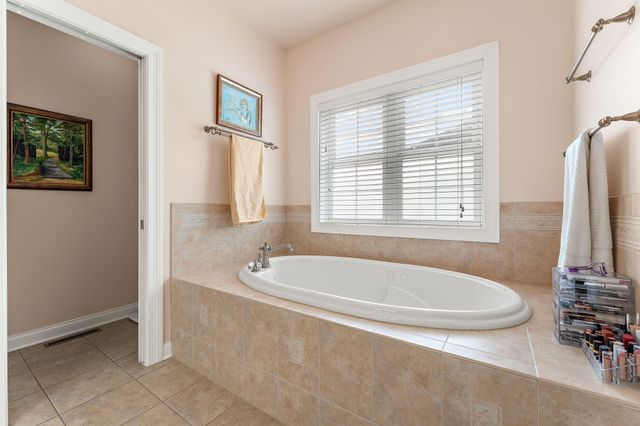 2405 Dickinson Road, Chesterton, IN 46304