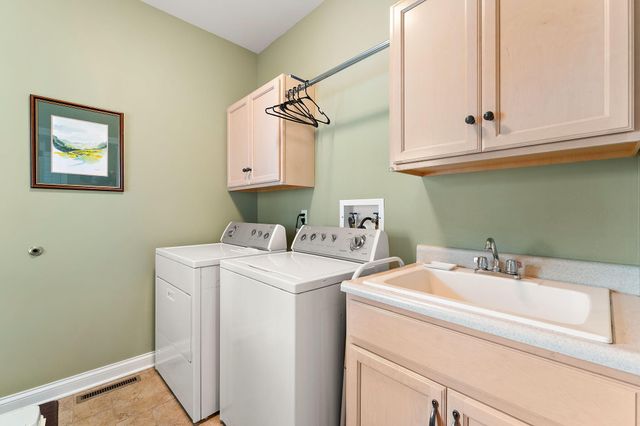 2405 Dickinson Road, Chesterton, IN 46304