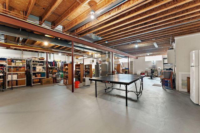 2405 Dickinson Road, Chesterton, IN 46304