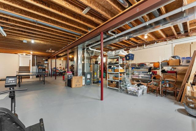 2405 Dickinson Road, Chesterton, IN 46304
