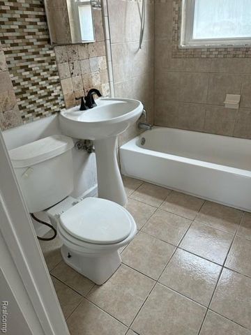 17735 Woodbine Street, Detroit, MI 48219