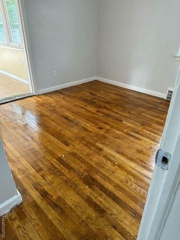 17735 Woodbine Street, Detroit, MI 48219