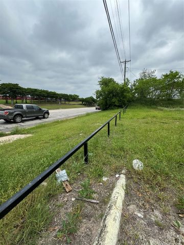 6110 E Belknap Street, Haltom City, TX 76117