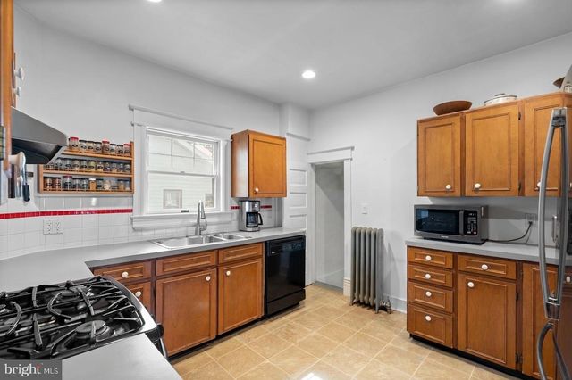 4300 QUEENSBURY RD, Hyattsville, MD 20781