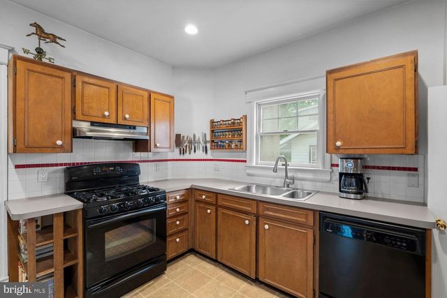 4300 QUEENSBURY RD, Hyattsville, MD 20781