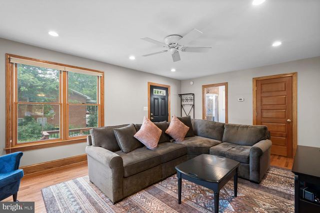4300 QUEENSBURY RD, Hyattsville, MD 20781