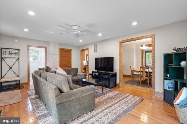 4300 QUEENSBURY RD, Hyattsville, MD 20781