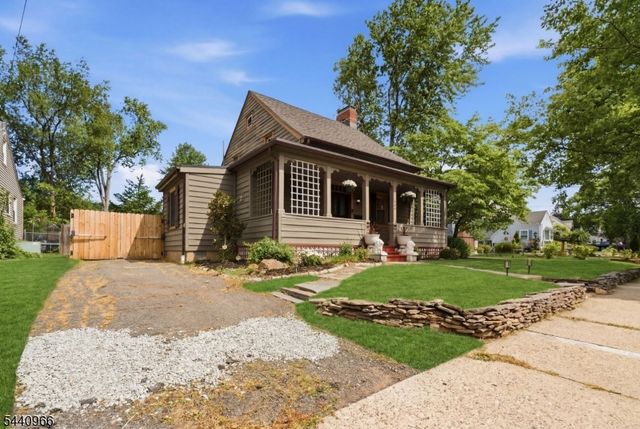 704 Greenbrook Rd, North Plainfield Boro, NJ 07063