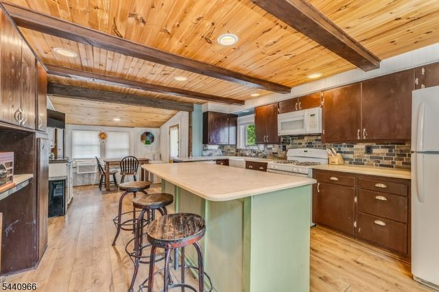 704 Greenbrook Rd, North Plainfield Boro, NJ 07063