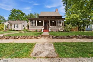 704 Greenbrook Rd, North Plainfield Boro, NJ 07063
