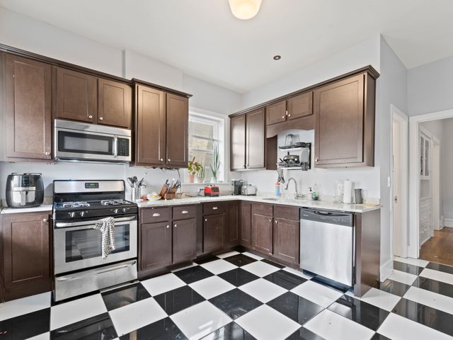 2732 N Richmond Street, Chicago, IL 60647