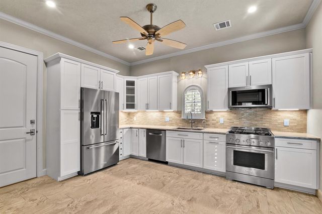 6166 Canyon Ridge Lane, Conroe, TX 77304