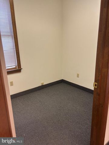 739 S WHITE HORSE PIKE, Audubon, NJ 08106