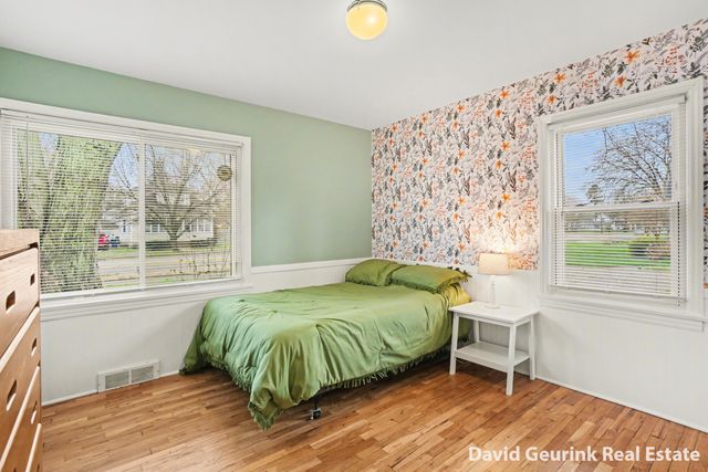 175 E 32nd Street, Holland City, MI 49423