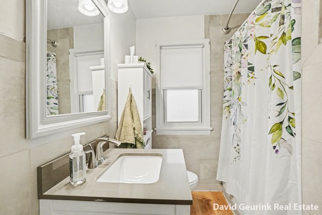 175 E 32nd Street, Holland City, MI 49423