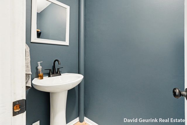 175 E 32nd Street, Holland City, MI 49423