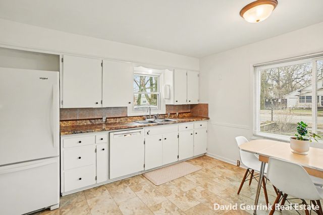 175 E 32nd Street, Holland City, MI 49423