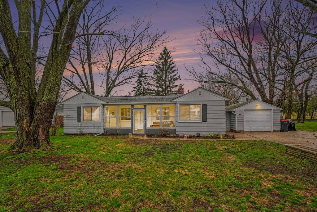 175 E 32nd Street, Holland City, MI 49423