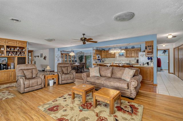 115 Ravenhill Drive, Highlandville, MO 65669