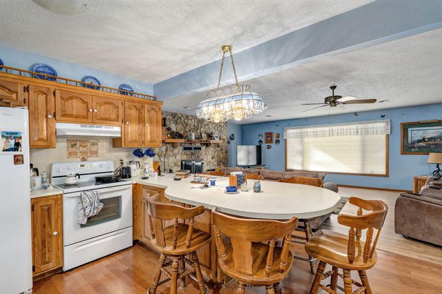 115 Ravenhill Drive, Highlandville, MO 65669