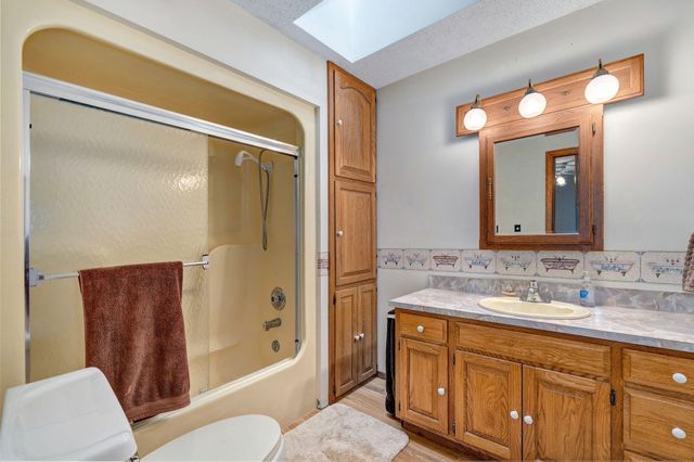 115 Ravenhill Drive, Highlandville, MO 65669