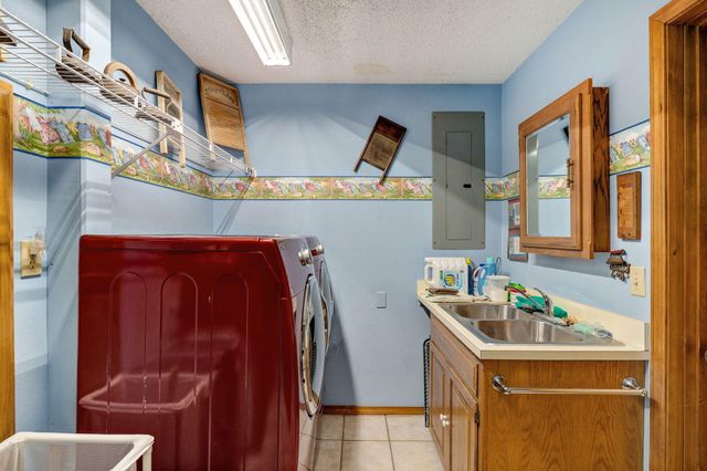 115 Ravenhill Drive, Highlandville, MO 65669