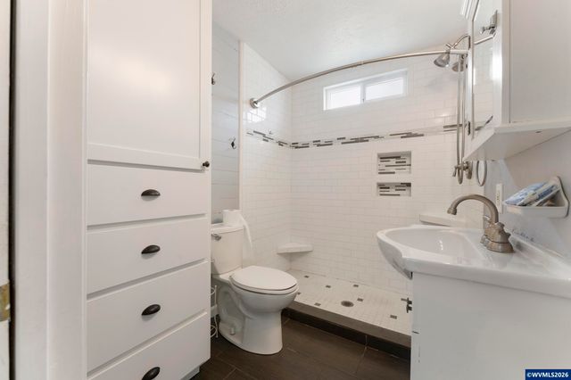 3303 Long St, Sweet Home, OR 97386