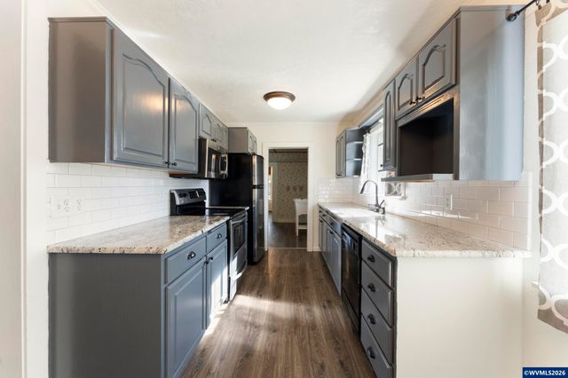 3303 Long St, Sweet Home, OR 97386