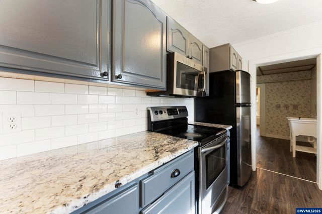 3303 Long St, Sweet Home, OR 97386