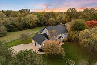 4825 W River Hollow COURT, Mequon, WI 53092