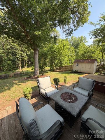 12207 Landing Green Drive, Charlotte, NC 28277