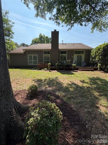12207 Landing Green Drive, Charlotte, NC 28277
