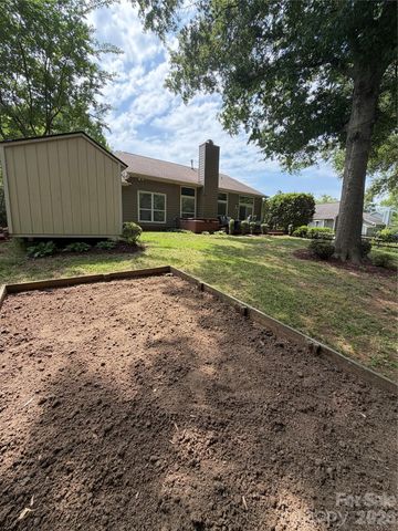 12207 Landing Green Drive, Charlotte, NC 28277