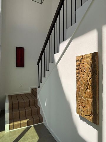 10 S Briar Hollow Lane 55, Houston, TX 77027